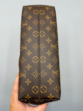 Load image into Gallery viewer, Louis Vuitton Graceful PM monogram