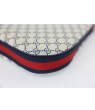 Load image into Gallery viewer, Gucci Medium Attache Shoulder bag / crossbody