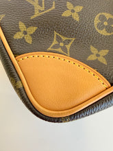 Load image into Gallery viewer, Louis Vuitton Amazone monogram crossbody