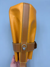 Load image into Gallery viewer, Louis Vuitton Sac Twist marigold epi with pouch and strap
