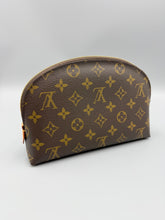 Load image into Gallery viewer, Louis Vuitton Cosmetic Pouch MM monogram