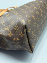 Load image into Gallery viewer, Louis Vuitton Graceful PM monogram