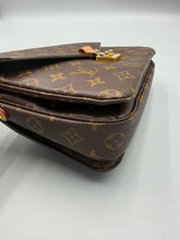 Load image into Gallery viewer, Louis Vuitton Pochette Metis monogram with strap