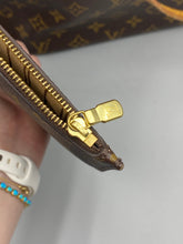 Load image into Gallery viewer, Louis Vuitton Neverfull MM monogram with pouch