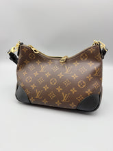 Load image into Gallery viewer, Louis Vuitton Boulogne Monogram/black with chain and crossbody strap