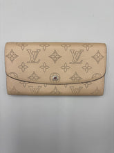 Load image into Gallery viewer, Louis Vuitton Mahina Iris wallet monogram