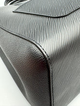 Load image into Gallery viewer, Louis Vuitton Marelle mm tote with strap