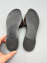 Load image into Gallery viewer, Louis Vuitton Leather Logo sandals - size 38