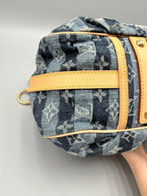 Load image into Gallery viewer, Louis Vuitton Cabas Rayes denim striped tote with strap