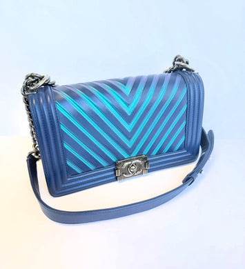 Chanel Old Medium Iridescent chevron blue boy bag