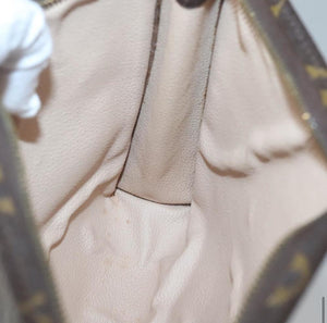 Louis Vuitton Vintage Toiletry pouch 26 monogram
