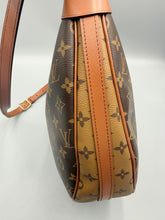 Load image into Gallery viewer, Louis Vuitton Looping Hobo Bag Reverse monogram with strap and pouch