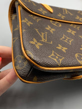 Load image into Gallery viewer, Louis Vuitton Marelle monogram shoulder bag