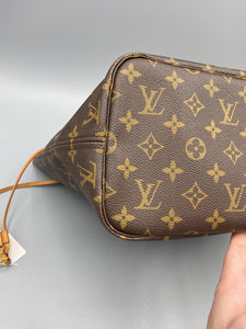 Louis Vuitton Neverfull MM monogram with pouch