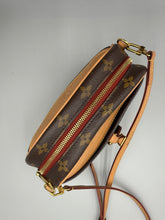 Load image into Gallery viewer, Louis Vuitton Mini Deauville monogram crossbody