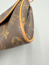 Load image into Gallery viewer, Louis Vuitton Pochette Friendly 2-way bag (crossbody or belt bag)