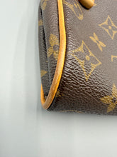 Load image into Gallery viewer, Louis Vuitton Pochette Friendly 2-way bag (crossbody or belt bag)