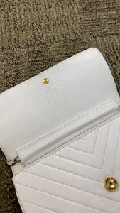 Chanel White Matelasse flap shoulder bag