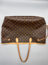 Load image into Gallery viewer, Louis Vuitton Neverfull GM monogram with pink interior