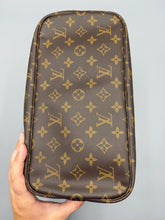 Load image into Gallery viewer, Louis Vuitton Neverfull MM monogram