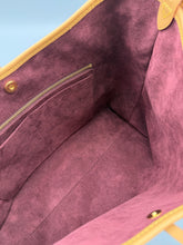 Load image into Gallery viewer, Louis Vuitton Carryall MM monogram with pouch