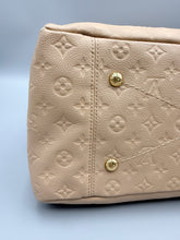 Load image into Gallery viewer, Louis Vuitton Artsy MM sand empreinte monogram