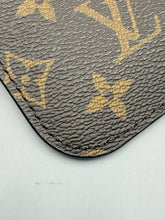Load image into Gallery viewer, Louis Vuitton Neverfull Monogram pouch with strap