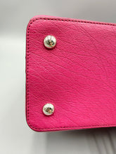 Load image into Gallery viewer, Louis Vuitton Ostrich Capucines MM pink