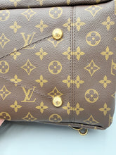 Load image into Gallery viewer, Louis Vuitton Artsy MM monogram with charm