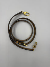Load image into Gallery viewer, Louis Vuitton Reverse Pochette Metis Monogram with strap