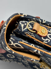 Load image into Gallery viewer, Louis Vuitton 1854 Blue Pochette Metis with strap