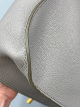 Load image into Gallery viewer, Chloe Marcie Leather Medium crossbody with strap