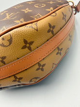 Load image into Gallery viewer, Louis Vuitton Looping Hobo Bag Reverse monogram with strap and pouch