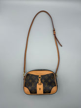 Load image into Gallery viewer, Louis Vuitton Mini Deauville monogram crossbody