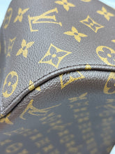 Load image into Gallery viewer, Louis Vuitton slouchy mm monogram