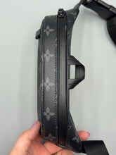 Load image into Gallery viewer, Louis Vuitton Catch it bumbag