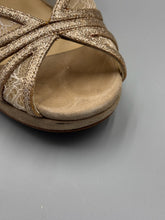 Load image into Gallery viewer, Jimmy Choo Laced Pattern heels - size 37