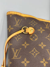 Load image into Gallery viewer, Louis Vuitton Neverfull MM monogram