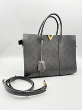 Load image into Gallery viewer, Louis Vuitton Noir Very tote with strap