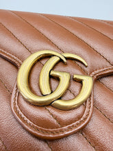 Load image into Gallery viewer, Gucci brown Marmont GG wallet on chain