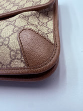 Load image into Gallery viewer, Gucci Large Supreme Neo GG print messenger bag