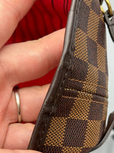 Load image into Gallery viewer, Louis Vuitton Neverfull MM ebene with pouch