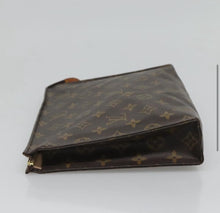 Load image into Gallery viewer, Louis Vuitton Vintage Toiletry pouch 26 monogram