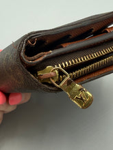 Load image into Gallery viewer, Louis Vuitton snap wallet