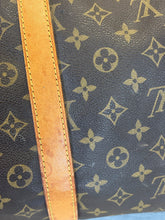Load image into Gallery viewer, Louis Vuitton Keepall 55 Bandouliere bag with non braned strap