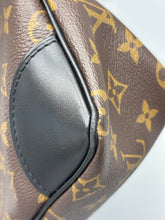 Load image into Gallery viewer, Louis Vuitton Odeon MM monogram with strap
