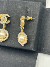 Load image into Gallery viewer, Chanel Pearl drop earrings