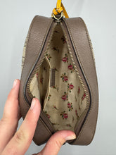 Load image into Gallery viewer, Gucci Supreme Neo GG print camera bag