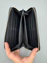 Load image into Gallery viewer, Gucci Black Interlocking Zippy long wallet