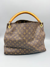 Load image into Gallery viewer, Louis Vuitton Artsy MM monogram with charm